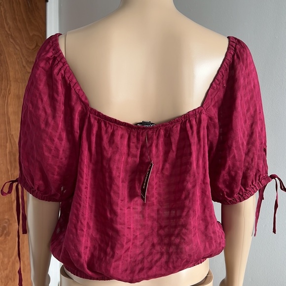 EXPRESS Short Sleeve Crop Top Size M - Picture 5 of 8